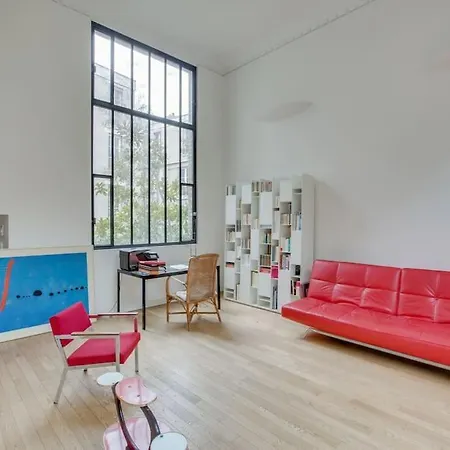 Elegance And Charm At Leandre Appartamento