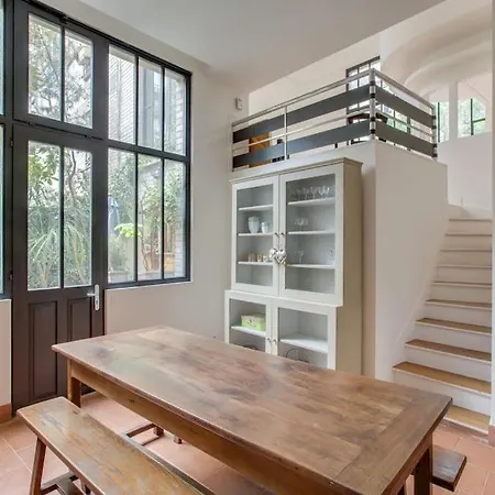 Elegance And Charm At Leandre Appartamento