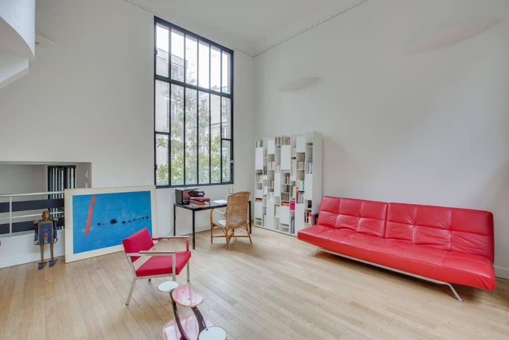 Elegance And Charm At Leandre Appartamento
